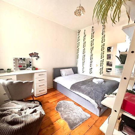 A Lovely Guest Room In West London Kültér fotó